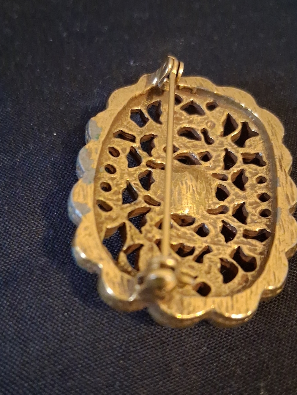 Victorian Style Brooch - Picture 4 of 4